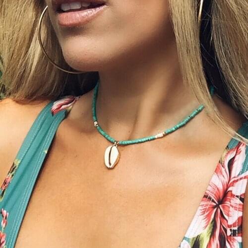 Chic green beads Choker Necklaces shell pendant Fashion Gold Color Chain Necklace for Women Jewelry Short Chockers Collar