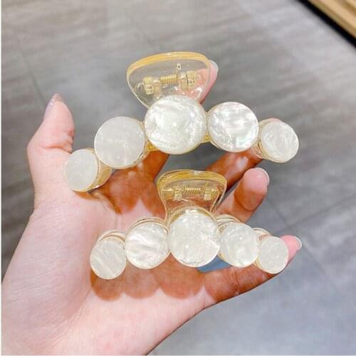 2021 Sweet Round Pearl Hair Clips for Women Girls Claw Chic Barrettes Claw Crab Hairpins Styling Fashion Hair Accessories