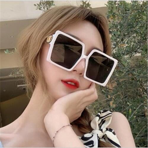 Luxury Sunglasses for women Same designer monogrammed glasses Outdoor recreation chameleon for men and women