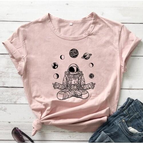 Astronaut Meditates In Space T-shirt Funny Summer Graphic Yoga Meditation Tshirt Harajuku Women Tumblr Hipster Tee Top Camiseta