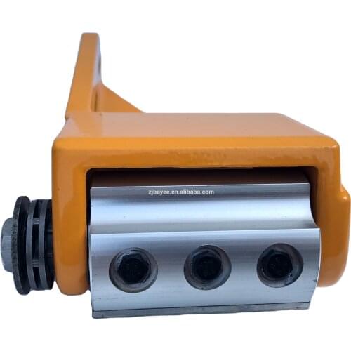 Log debarker log peeler for chainsaw debarking tool