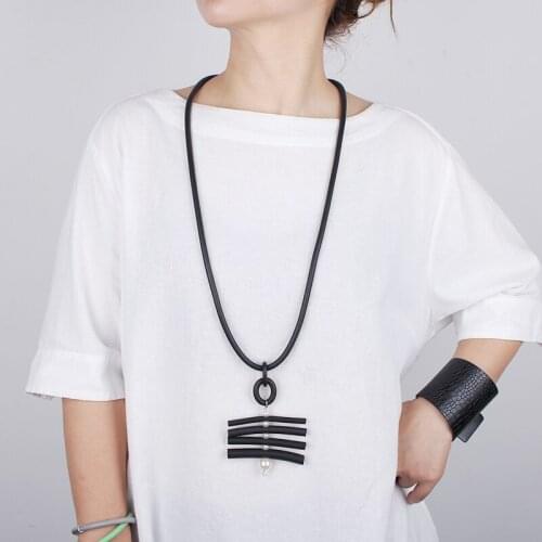 YD&YDBZ 2021 New Long Rubber Necklaces Women Luxurious Pearl Pendant Necklace Europe Style Clothes Sweater Jewellery Accessories