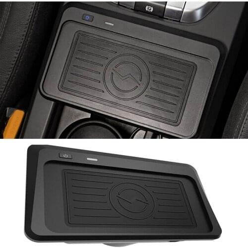 Car Wireless Charger for Land Rover Discovery God Line 2015-2021 QI Charging Standard Charging Board Auto Accessories