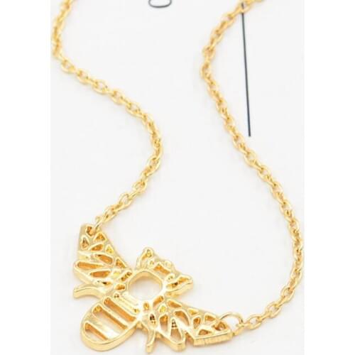 1pcs Hollow Wild Animal Bee Pendant Necklace Clavicalis Chain Women Jewelry New Year Gift