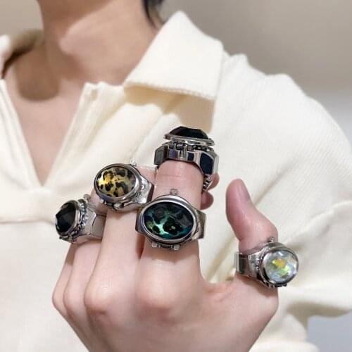 HUANZHI 2021 New Individuality Vintage Elastic Stretchy Leopard Oval Quartz Watch Rings for Women Man Couple Accessories