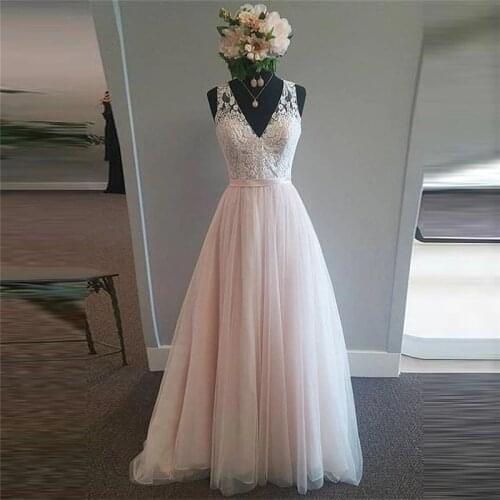 Simple V-Neck Soft Tulle Lace Appliques Wedding Dress Buttons Back Bridal Gowns 2020 Spring Women Bride Dress Cheap