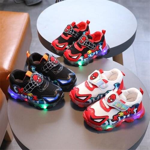 The spring of 2021 the new childrens private net surface breathable light shoes sneakers glow baby shoes