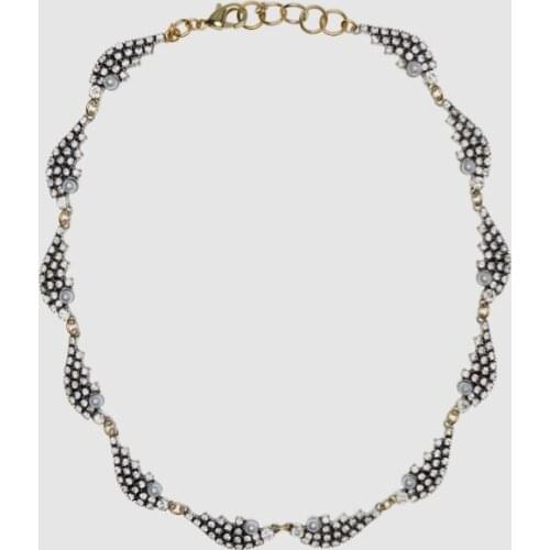 Amorita boutique A necklace of pearls