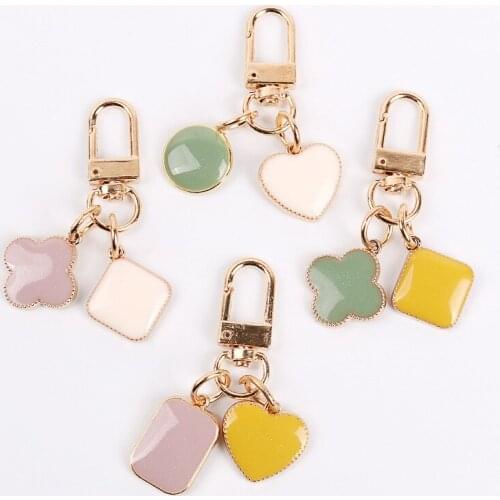 2 Pcs New Fashion Heart-Shaped Simple Geometry Drip Oil Keychain Creative Car KeyRing For Women Trinket Cute Bag Accessories