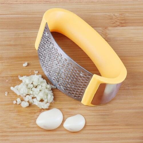 Stainless Steel Garlic Press Grinding Grater Crush Tool Presser Curved Garlic Grinding Slicer Chopper Multifunction Kitchen Tool