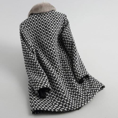 Fur Real Coat Female Tweed Wool Blend Coats Real Lamb Fur Liner Winter Jacket Women Natural Mink Fur Collar 18627 YQ2023 s