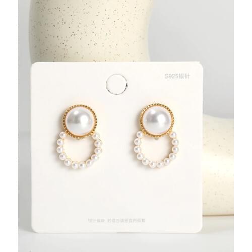 Girl Charm Earrings Elegant And Elegant Net Red Wild Pearl Circle Earrings 2020 Fashion New Temperament Earrings Womens
