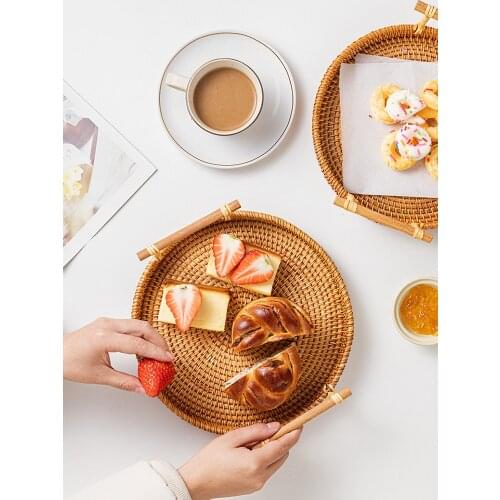 Handwoven Rattan Storage Tray With Wooden Handle Round Wicker Basket Bread Food Plate Fruit Cake Platter Dinner Serving Tray