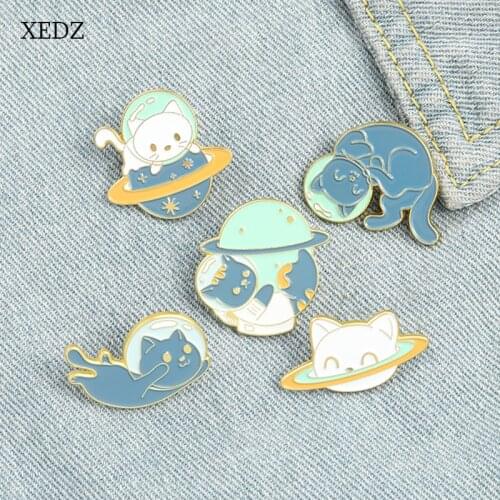 XEDZ Cartoon Blue Planet Cat Enamel Brooch Cute Animal Astronaut Diving Planet Badge Jewelry Children Gift