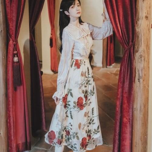 2020 Fashion The New V-neck Ruffled Long-sleeved Shirt + Mesh Skirt Two-piece Suit Free Shipping