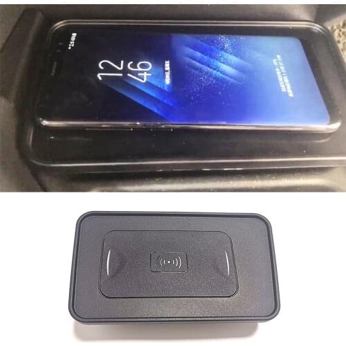 10W car QI wireless phone charger for Toyota RAV 4 RAV4 2016 2017 2018 charging plate phone holder accessories for iPhone 8