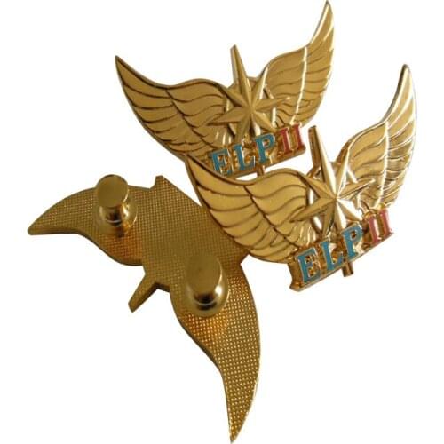 Manufacturer supplies zinc alloy metal shaped badges cheap 3D badges