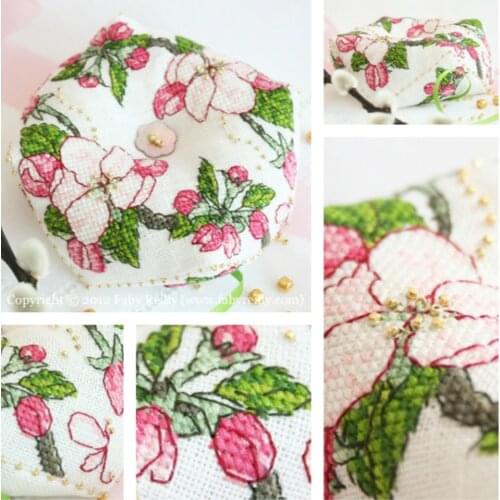 18CT Cross Stitch Pin Neddle Cushion 024 18ct Biscornu Needlework DIY Kit Embroidery Set Counted Cross-Stitching Pincushion