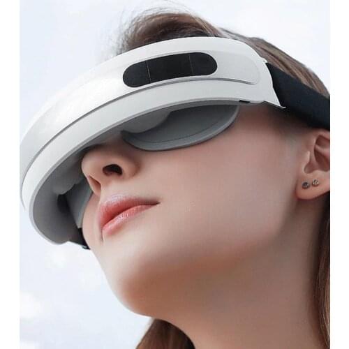 The intelligent eye massager massages the eye mask through constant temperature and heat to relieve eye fatigue