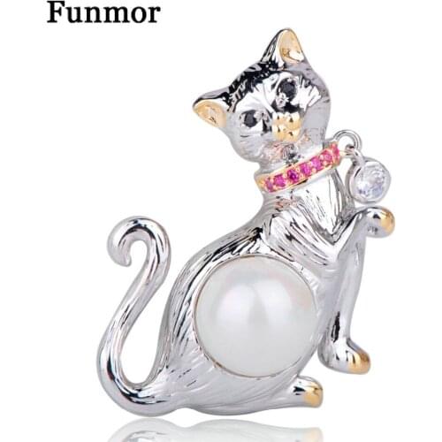 FUNMOR Simulated Pearl Elegant Cat Brooch Two Tones Pink Zircon Animal Badge Dress Shirt Boutonniere Women Kids Copper Brooches