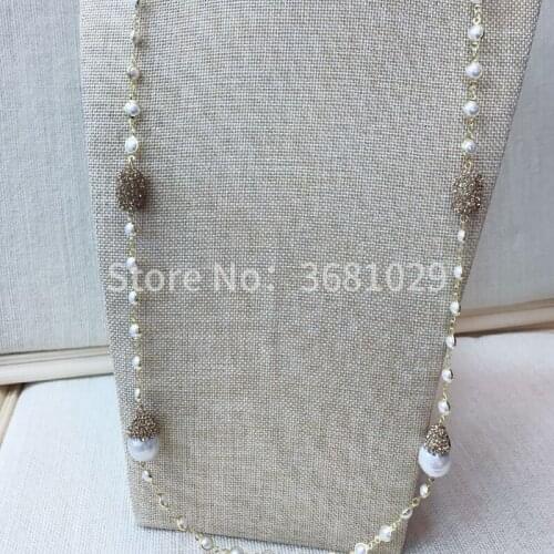 2018 fashion pearls and pearl necklaces are popular in Europe and America
