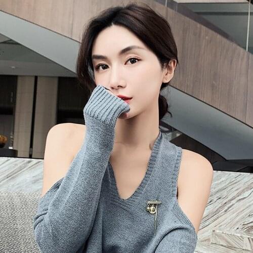 2021 New Fashion Queens Head Tassel Pendant Gold Brooch For Woman Korean Luxury Jewelry Party Blazer Evening Dress Button Pin