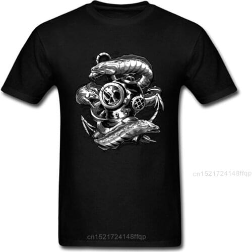 Retro 2018 Diver Helmet Print Men Black T-shirt Animal Fish Top Tee Cool Design Male Cotton T Shirt Sink The Bones
