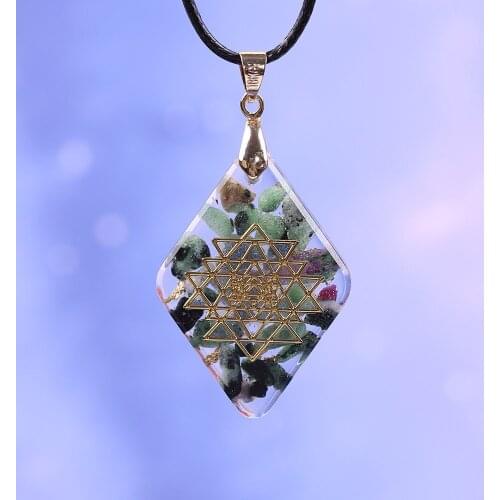 Natural Epidote Reiki Orgonite Pendant Necklace Boutique Pendant Energy Converter Glamour Jewelry Amulet Radiation Protection