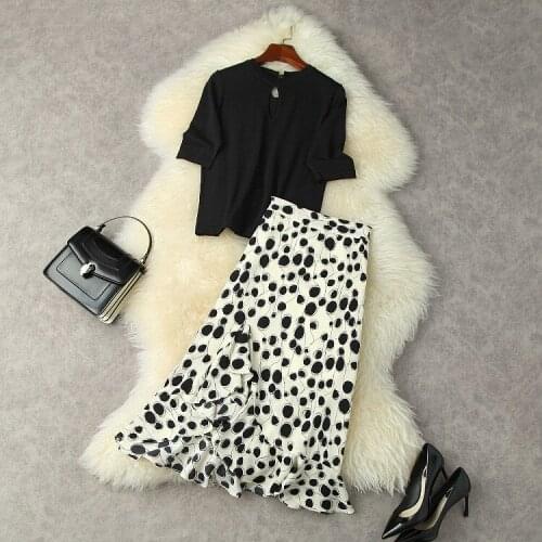 European and American womens wear for summer 2021 Knitted T-shirt five-quarter sleeves Printed fishtail skirt Fashion suits