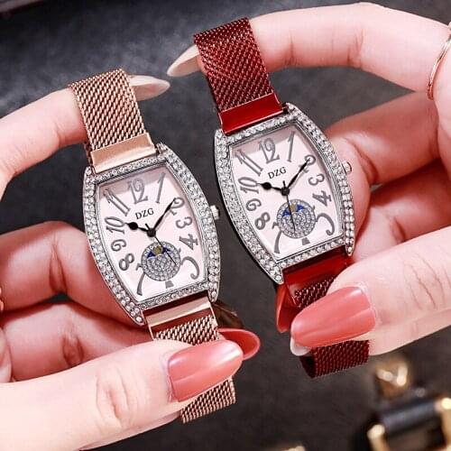 2021 Top Brand Women Bracelet Watches Ladies Love Leather Strap Rhinestone Quartz Wrist Watch Luxury Fashion Quartz Watch