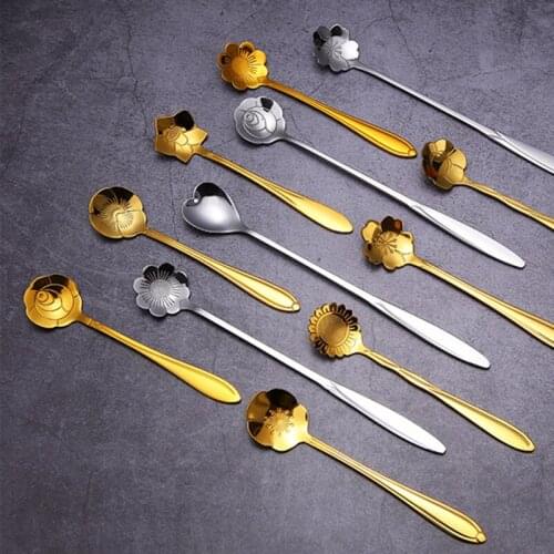 Tea Coffee Mixing Spoon Gold Spoon Long Handle Dessert Stainless Steel Vintage Teaspoons Drink Tableware Flowers Design 1PCS