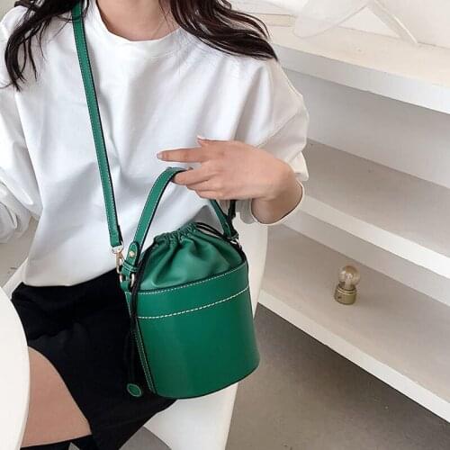 New Tote Solid Bucket Bag 2021 Fashion High-quality Leather Womens Handbag Travel Shoulder Messenger Bag Phone Purses