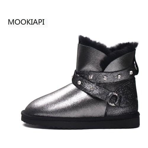 The latest high-quality snow boots in Europe in 2019, real sheepskin, 100% natural wool. most fashionable women shoes