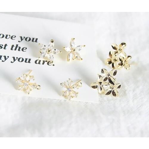 18K Gold Sparkling Small Flower Snowflake Pendant Earrings Retro Temperament Cute Earrings DIY Jewelry Material Accessories