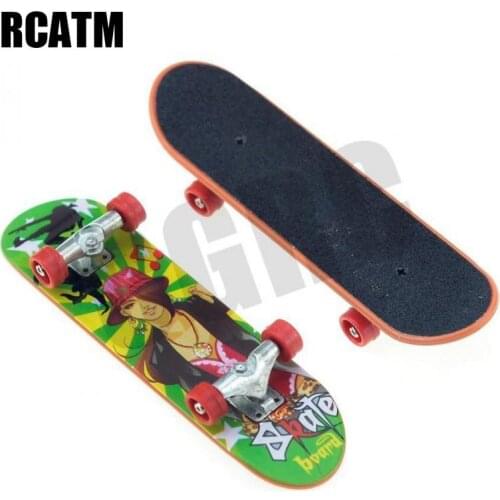 2PCS Simulation Mini Graffiti Skateboard For 1/10 Rc Crawler TRX4 TRX6 G63 Axial Scx10 Ii 90046 D90 D110 Tamiya