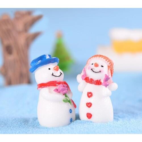 Lover Snowman Miniature Figurine Mini Christmas Figures Home Decoration Kawaii DIY Fairy Garden Ornaments Resin Craft Kids Toys