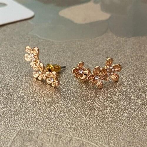 Pretty Gold Color Plating Clear Stone Inserted Floral Stud Earrings For Women Girl Dinner Party Anniversary Decoration Jewelry