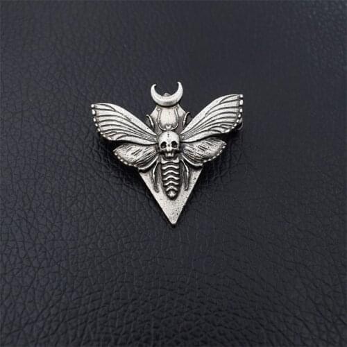 1pcs Wicca Moon DeathS Head Hawkmoth Moth brooches Creative Animal Brooch Pins Jewelry