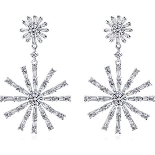 Zhijia Fashion Jewelry Shining Crystal Snowflake Stud Earrings For Women Sliver Color Earrings Party Wedding Jewelry Gift