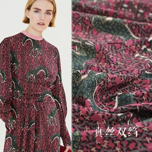 New 16mm silk crepe fabric spring and summer giraffe advanced inkjet silk printing fabric 140cm wide dress shirt cloth