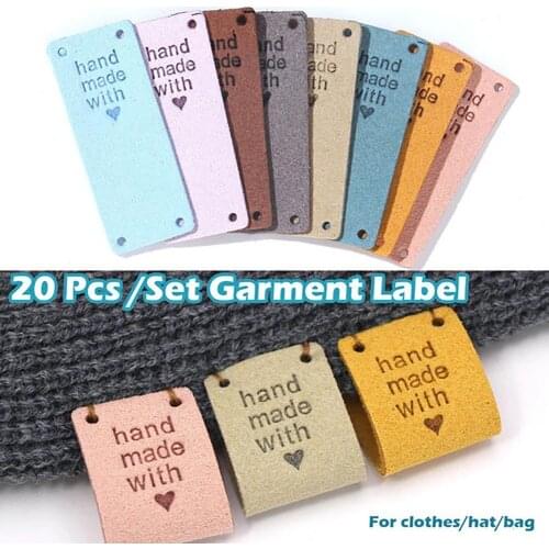 20Pcs Hat Tag with 4 Holes Word Knitted Garment Clothes Cap Labels for DIY Hats Bags Sewing Tags Garment Accessories Decorating
