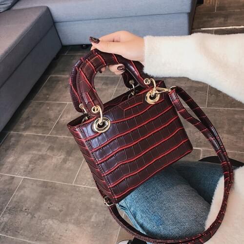 Womens Handbags High Quality Patent Leather Pattern Womens Shoulder Bag 2019 New Discount Crossbody Bag Large Capacity Shoppin