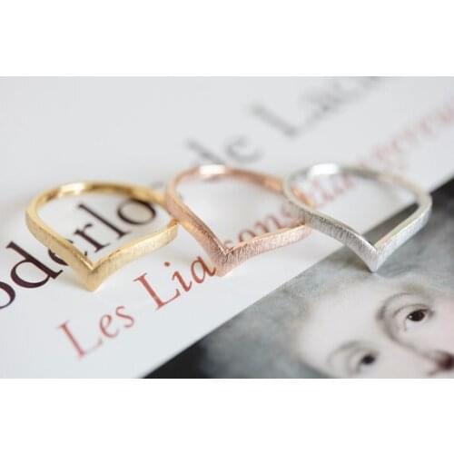 Fashion "V" ring, hand drawing surface polishing ring