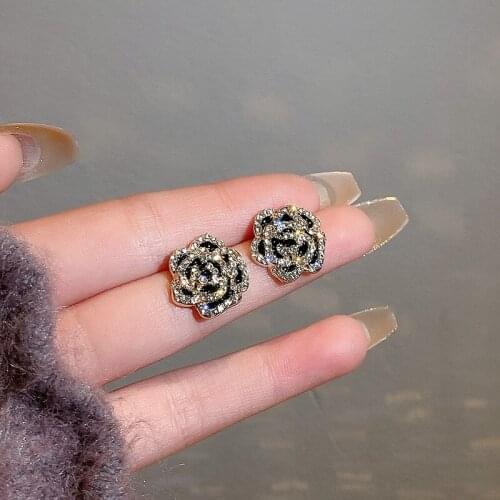 New retro fashion design sense inlaid rhinestone flower small earrings net red temperament trendy earrings