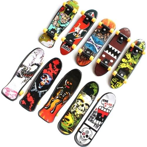 Mini Finger Skateboard Plastic Skate Boarding Toys Kids Educational Toys Creative Fingertip Movement Finger Board Random Color