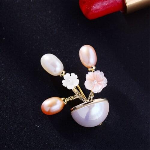 OKILY 2021 Delicate Freshwater Pearl Brooches Pin Lovely Shell Flower Corsage Clothes Decoration for Women Jewelry Accessories