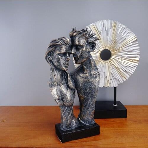 Resin Statue Couple Embracing Character Sculpture Small Ornaments Home Decor Modern Indoor Room Figurines Desktop Decoration