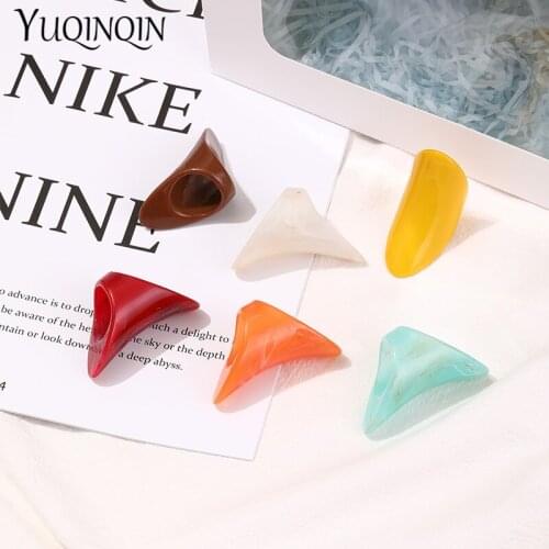 Classic Geometric Personality Design Resin Big Beautiful Rings for Women Fashion Jewelry Punk Large Rings for Girls Wholesale