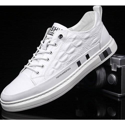 2021 New spring and Autumn mens shoes outdoor sports shoes breathable White Sneakers Fashion Casual Leather shoes mens loafers