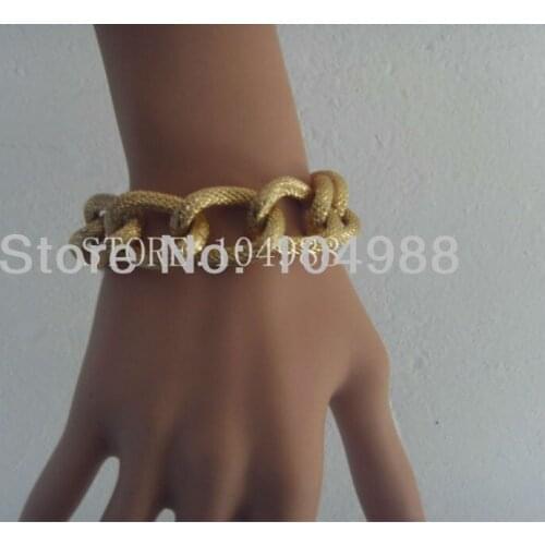 New STYLE BY-121 New Fashion Lady Loved Gold Colour Chunky Aluminium Curb Bracelet Wrist Chain Bracelets